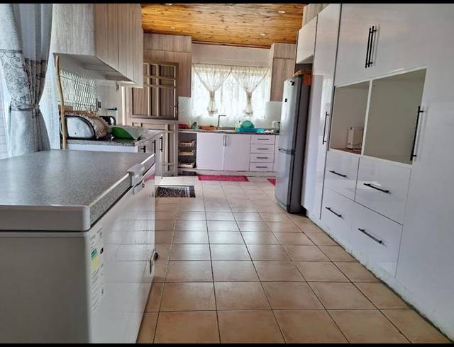 4 BEDROOM HOUSE FOR SALE IN CRAIGIEBURN